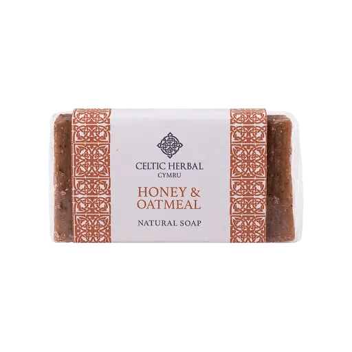 Honey & Oatmeal Soap 100g Formulated for sensitive skin and those with skin conditions such as eczema or psoriasis. Key info: Honey soothes skin whilst aiding quick healing Oatmeal provides very gentle exfoliation - suitable for sensitive skin Cinnamon essential oil encourages skin toning. Sustainably sourced beeswax  