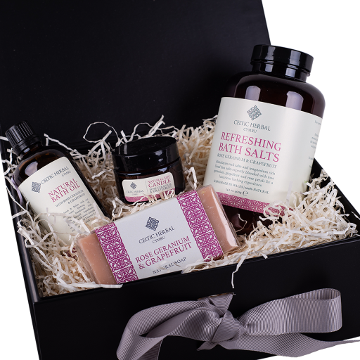 Refreshing Gift Box (Rose Geranium & Grapefruit)  The perfect gift for those in need of a re-balance and boost to their natural energy! This beautiful gift box contains treats blended with rose geranium and grapefruit to offer comfort, bring balance and refresh.