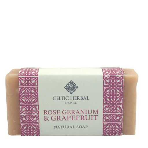 Rose Geranium & Grapefruit Soap 100g  Formulated with red clay which cleanses and tones the skin, making it ideal for face washing.  Key info:  Rose geranium & grapefruit essential oils create a balanced, comforting fragrance  Red clay reduces redness and brightens the complexion  Sustainably sourced beeswax softens the skin